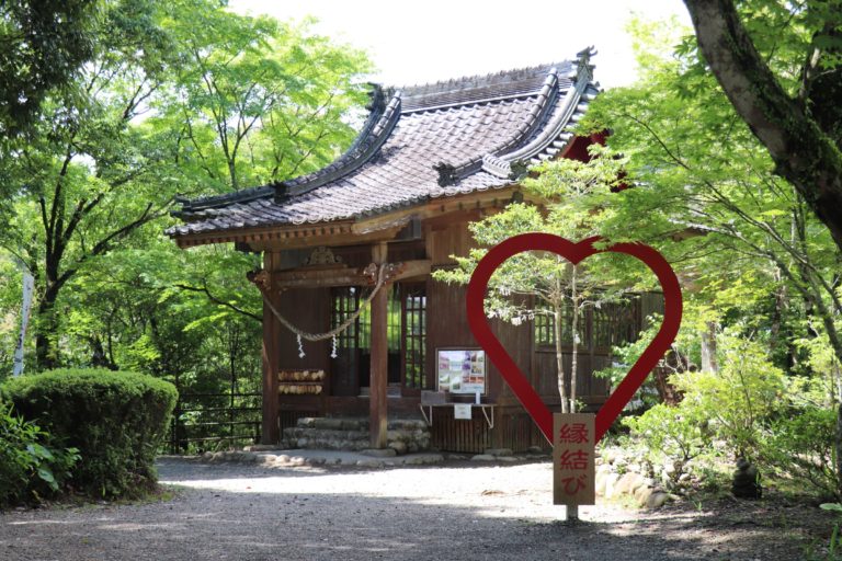 曽木の滝公園内の清水神社は縁結び