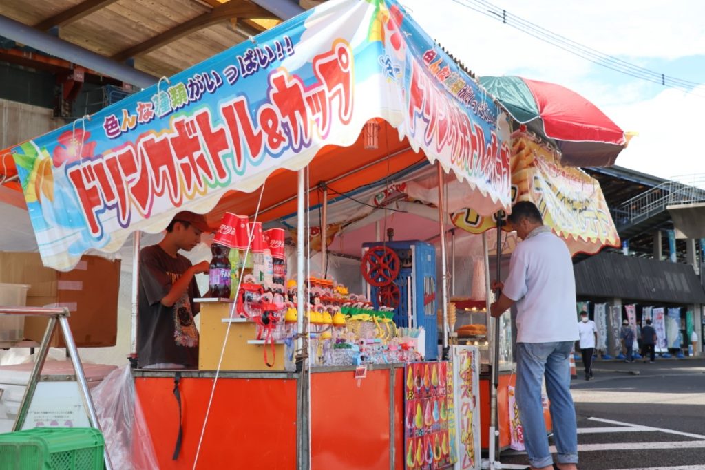 昔ながらの屋台も