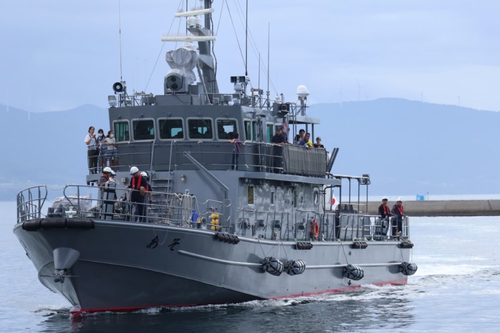 漁業取締船「あそ」による体験航海